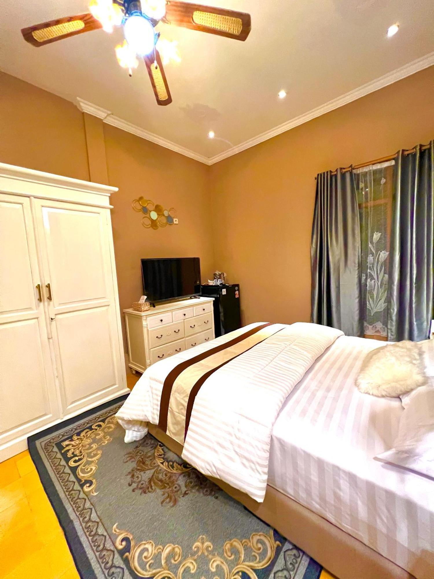 Sammy Home Yogyakarta Exterior photo